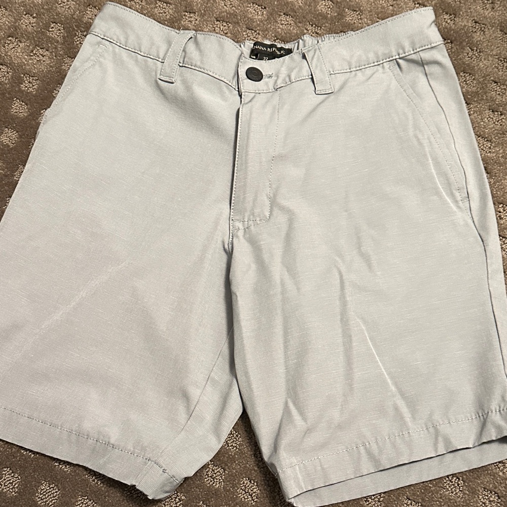 Banana Republic Men's Light Gray Flat Front Shorts